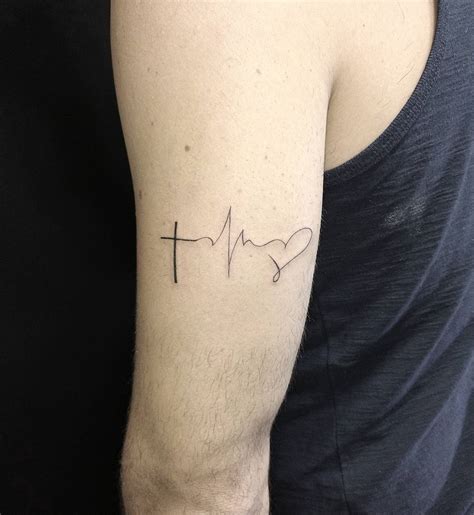 Tatuagem masculina batimento cardíaco  Veja mais ideias sobre tatuagens, tatuagem de batimento cardiaco, tatoo